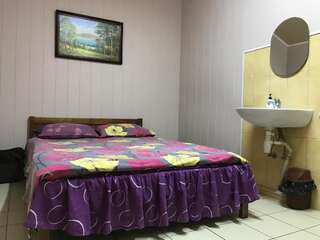 Хостелы Sun Хмельницкий Двухместный номер эконом-класса с 1 кроватью-4