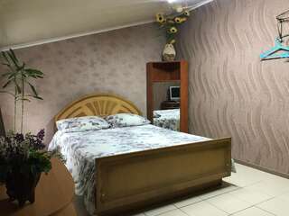 Хостелы Sun Хмельницкий Двухместный номер с 1 кроватью и общей ванной комнатой-6